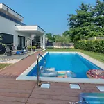 Apartment Ana